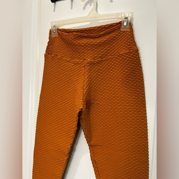 Booty by Brabants Mustard Yellow Croco Skin Workout Leggings - Picture 8 of 11